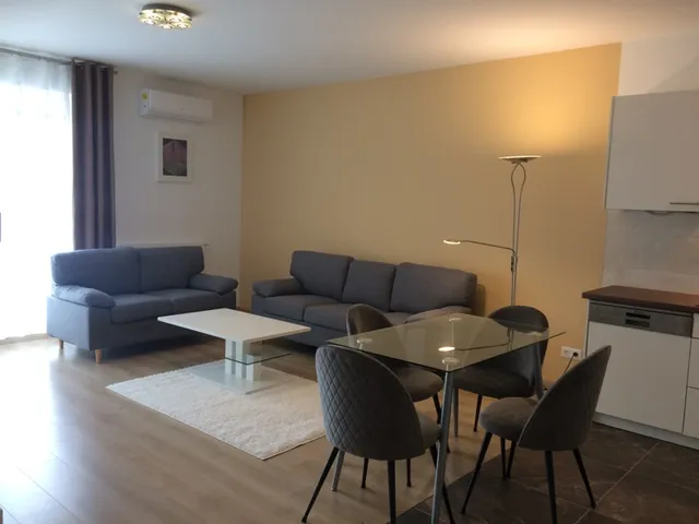 Kiadó lakás Pécs, Belváros, Báthory István utca 68 nm