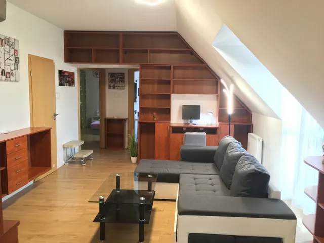 Kiadó lakás Pécs, Egyetemváros 83 nm