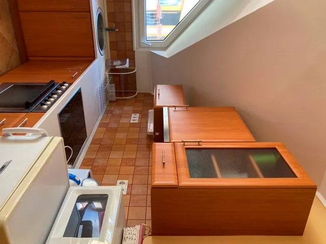 Kiadó lakás Pécs, Belváros, Szabadság utca 50 nm