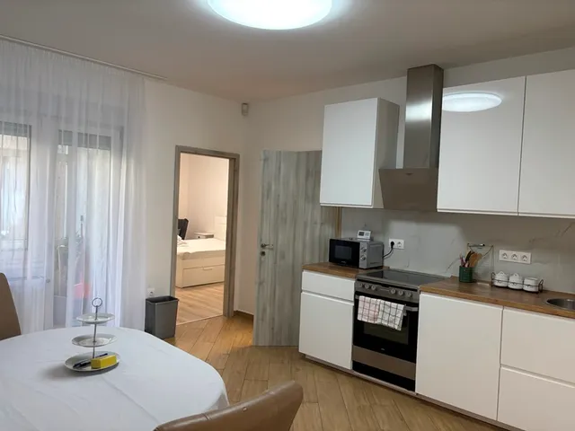 Kiadó lakás Pécs, Belváros, Rákóczi út 122 nm