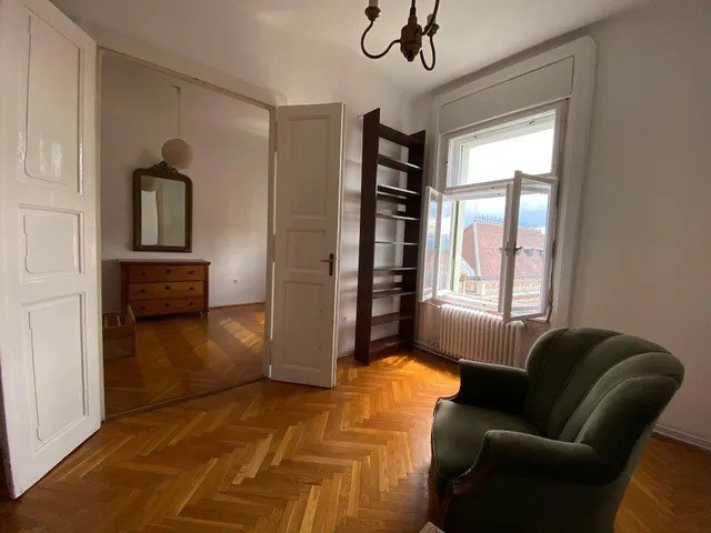 Kiadó lakás Pécs, Belváros, Széchenyi Tér  118 nm