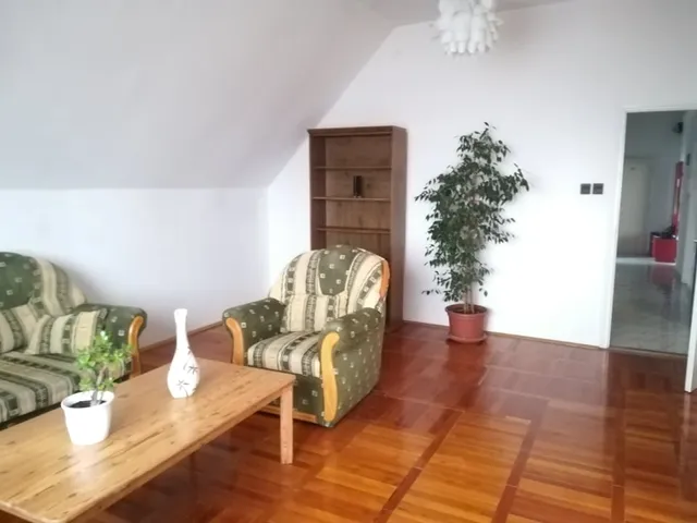 Kiadó lakás Pécs, Egyetemváros 90 nm