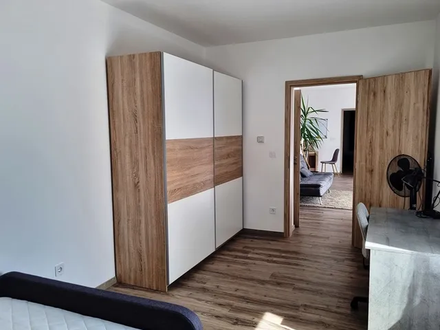 Kiadó lakás Pécs 68 nm