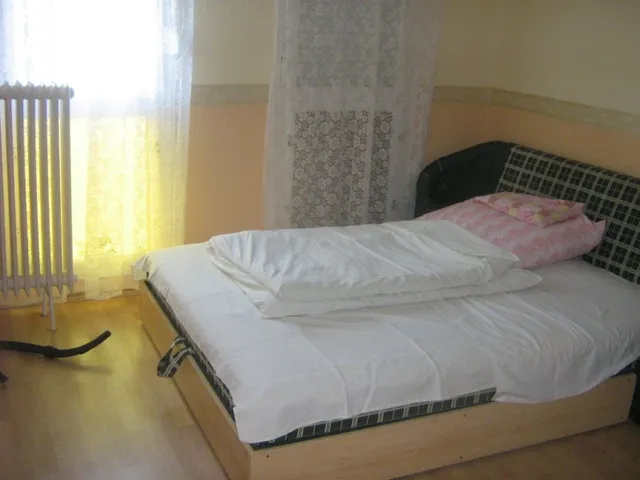Kiadó lakás Pécs, Egyetemváros, Ifjúság útja 36 nm