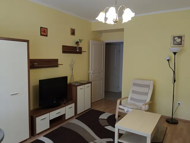 Kiadó lakás Pécs, Egyetemváros 52 nm