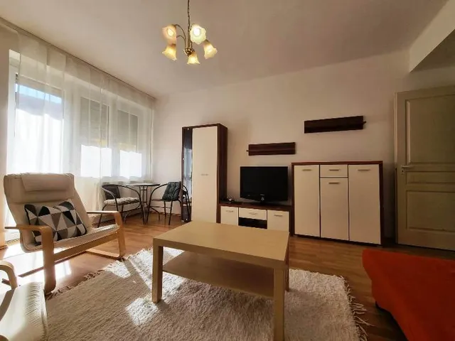 Kiadó lakás Pécs, Egyetemváros 52 nm