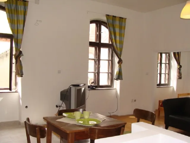 Kiadó lakás Pécs, Belváros, Jókai utca 47 nm