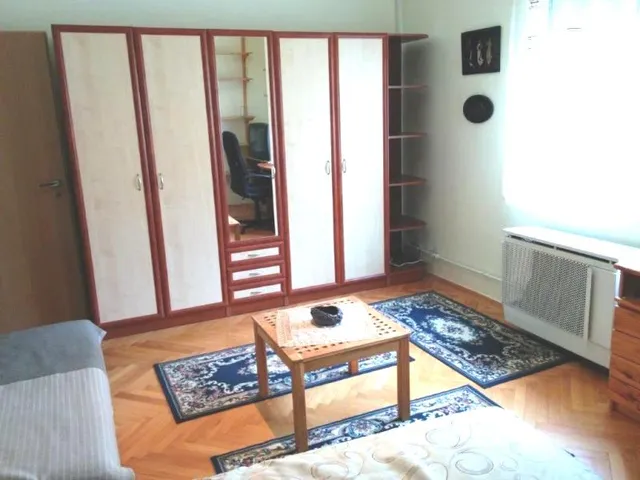 Kiadó lakás Pécs, Egyetemváros, Petőfi Sándor utca 36 nm