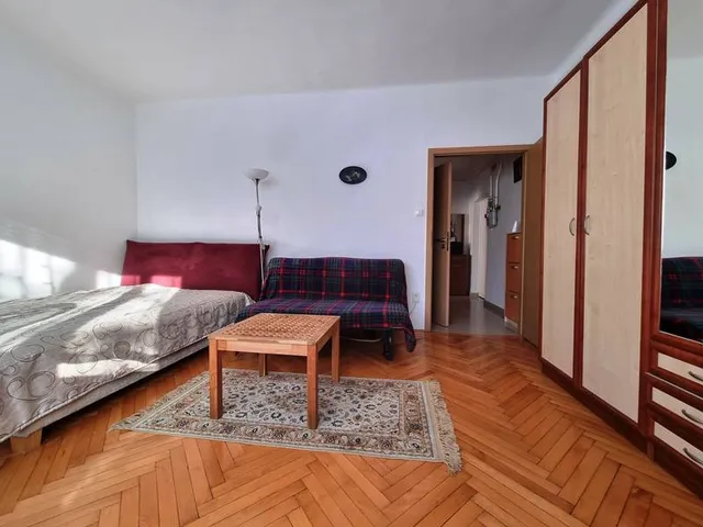 Kiadó lakás Pécs, Egyetemváros, Petőfi Sándor utca 36 nm