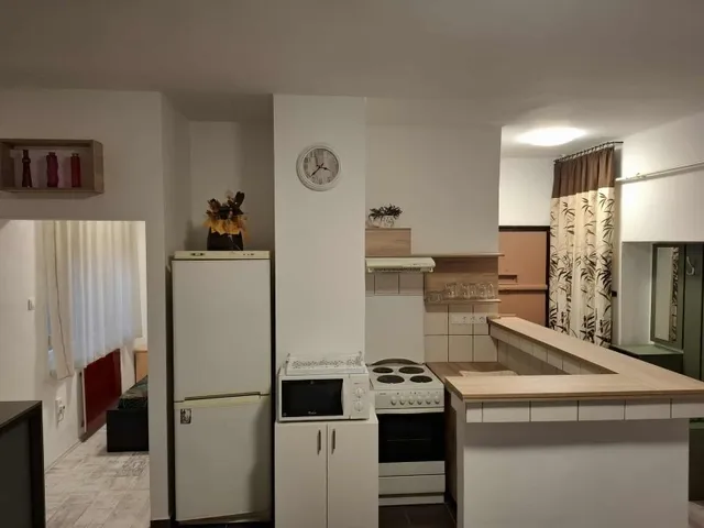 Kiadó lakás Pécs, Egyetemváros, Petőfi utca 37 nm