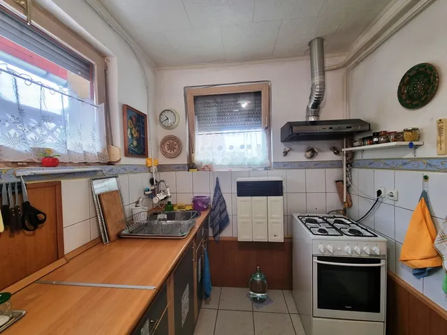 Kiadó lakás Pécs, Egyetemváros 40 nm