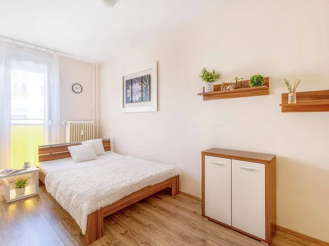 Kiadó lakás Pécs, Egyetemváros, Szigeti út 47 nm