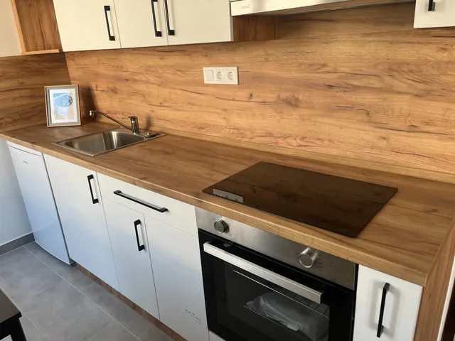 Kiadó lakás Pécs, Egyetemváros, Hajnóczy út 29 nm