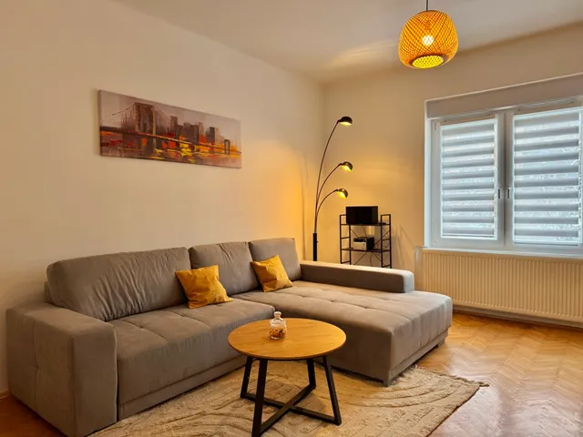 Kiadó lakás Pécs, Belváros 66 nm