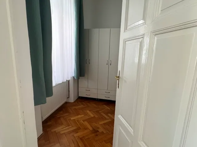 Kiadó lakás Pécs, Belváros 18 nm