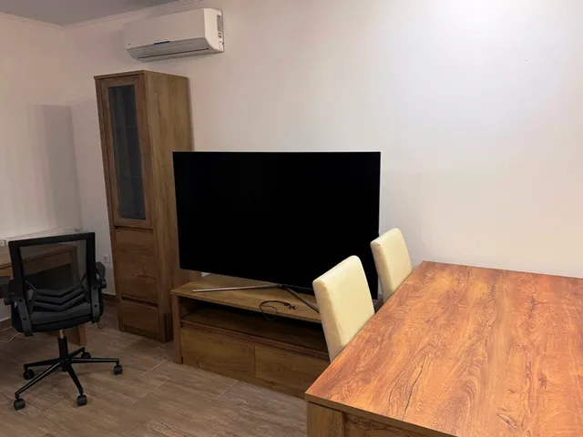 Kiadó lakás Pécs, Egyetemváros, Megyeri tér 58 nm