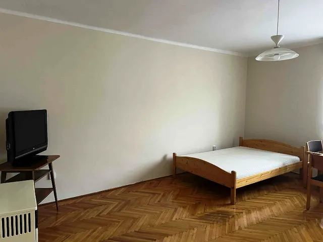 Kiadó lakás Pécs, Belváros 42 nm