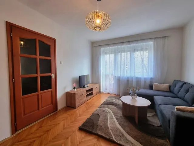 Kiadó lakás Pécs, Belváros 39 nm