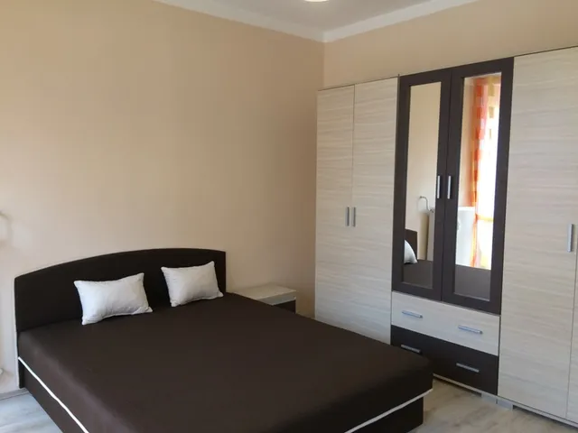 Kiadó lakás Pécs, Egyetemváros 54 nm