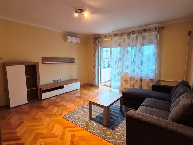 Kiadó lakás Pécs, Egyetemváros, Athinay út 41 nm