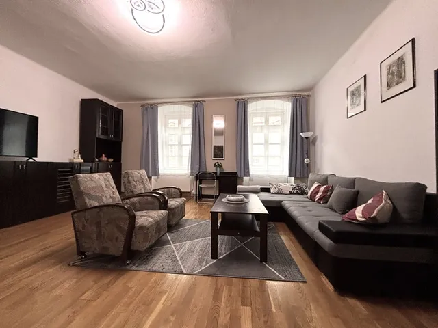 Kiadó lakás Pécs, Belváros, Ferencesek utcája 75 nm