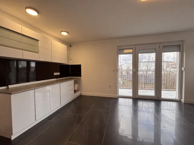 Kiadó lakás Pécs, Kertváros 63 nm