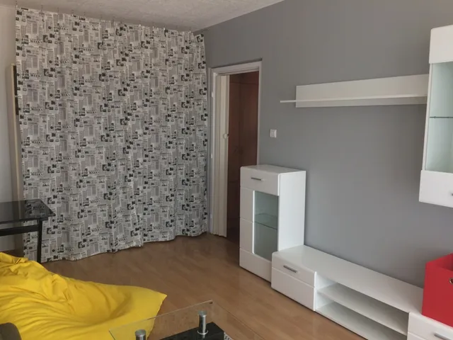 Kiadó lakás Pécs, Egyetemváros, Xavér utca 42 nm