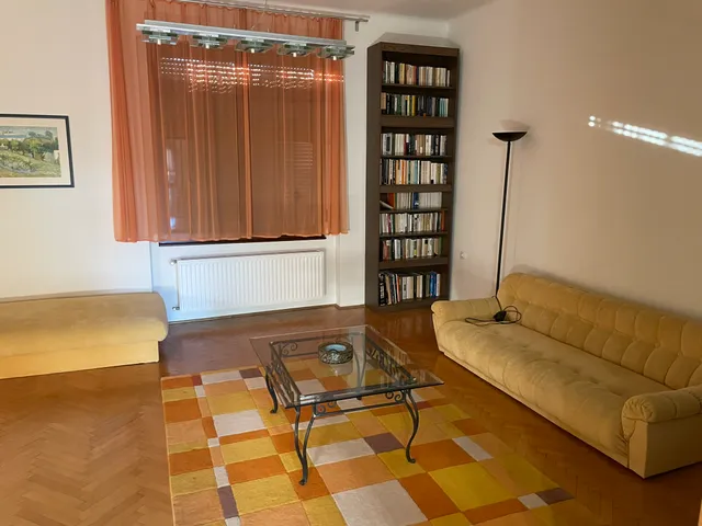 Kiadó lakás Pécs, Egyetemváros, Petőfi Sándor utca 75 nm