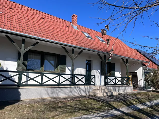 Kiadó ház Pécs 133 nm