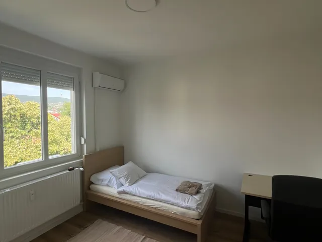 Kiadó lakás Pécs, Egyetemváros, Esztergár Lajos utca 56 nm