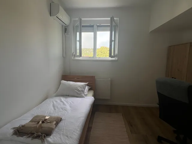 Kiadó lakás Pécs, Egyetemváros, Esztergár Lajos utca 56 nm