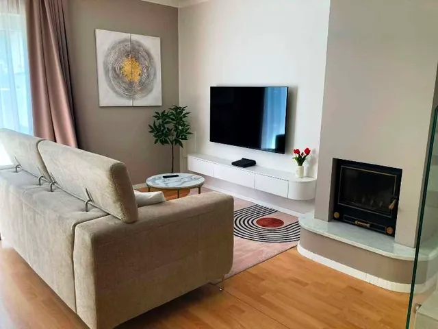 Kiadó lakás Pécs, Bálicsi út 98 nm