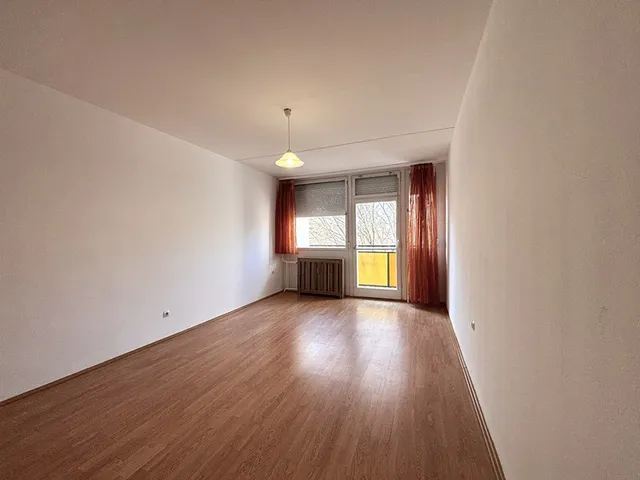 Kiadó lakás Pécs, Kertváros, Maléter Pál utca  50 nm