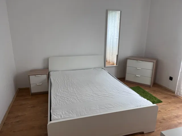 Kiadó lakás Pécs, Egyetemváros, Ajtósi Dürer utca 52 nm