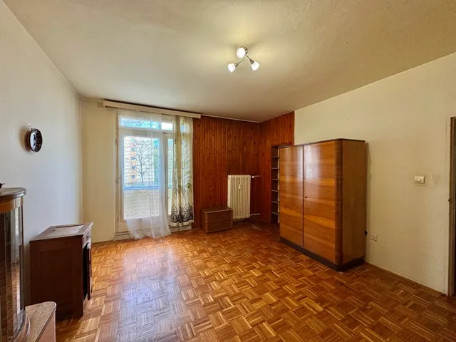 Kiadó lakás Pécs, Uránváros 54 nm