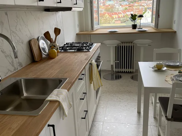 Kiadó lakás Pécs, Lokomotív utca 64 nm