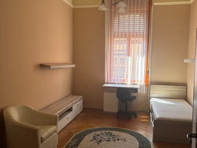 Kiadó lakás Pécs, Belváros, József utca 106 nm
