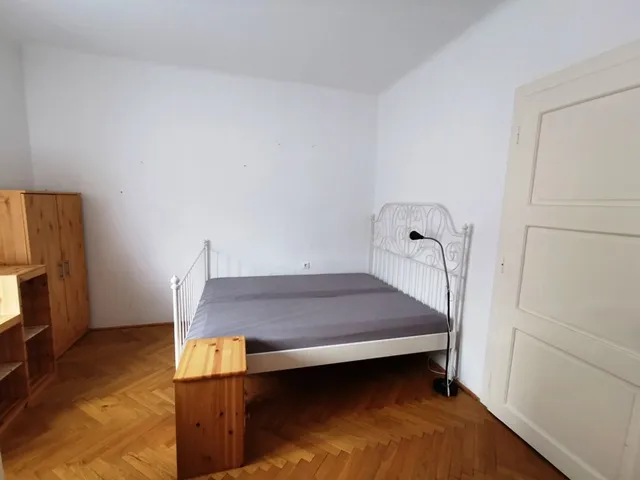 Kiadó lakás Pécs, Egyetemváros, Megyeri tér 78 nm