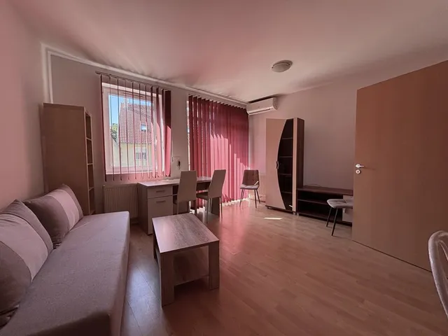 Kiadó lakás Pécs, Egyetemváros 48 nm