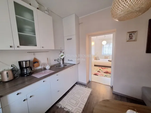 Kiadó lakás Pécs, Belváros, Móricz Zsigmond tér 48 nm