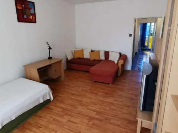 Kiadó lakás Pécs, Egyetemváros 47 nm