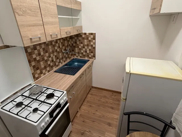 Kiadó lakás Pécs, Egyetemváros, Hajnóczy József utca 30 nm