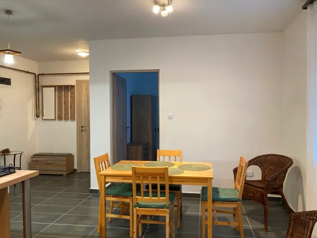Kiadó lakás Pécs, Derkovics Gyula utca 41 nm