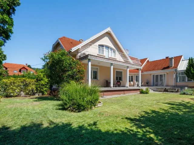 Eladó ház Budaörs 420 nm
