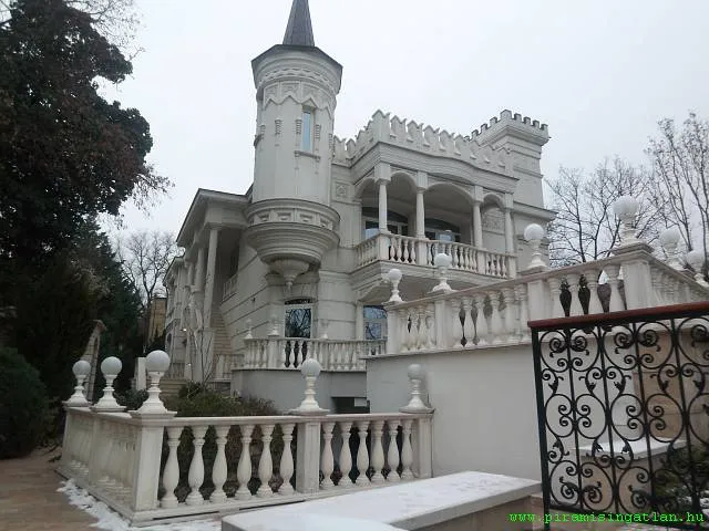 Eladó ház Budapest II. kerület 870 nm