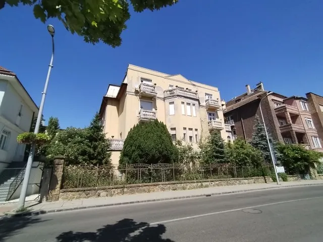 Eladó lakás Budapest II. kerület 94 nm
