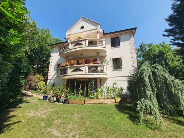 Eladó ház Budapest II. kerület 623 nm