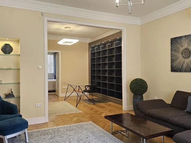 Kiadó lakás Budapest V. kerület, Váci utca 83 nm