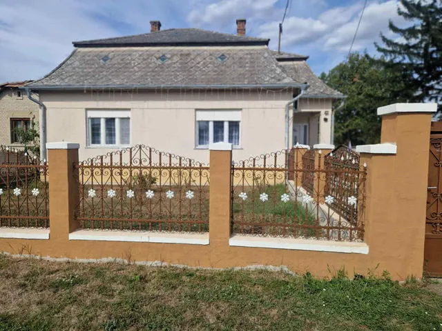 Eladó ház Kálló 107 nm