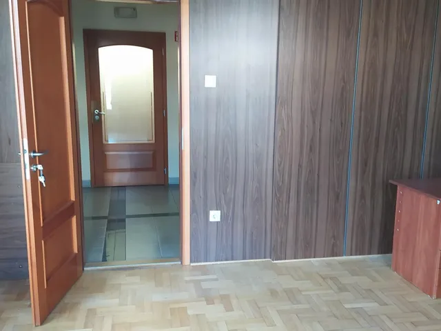 Kiadó kereskedelmi és ipari ingatlan Budapest II. kerület 43 nm